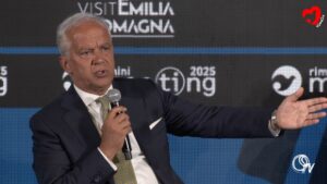 Il ministro dell'Interno Matteo Piantedosi al Meeting di Rimini 2025