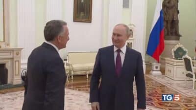 Guerra in Ucraina, Putin: “Pronti a donare un miliardo di dollari per la ricostruzione