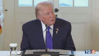Groenlandia, primi militari francesi arrivati. Trump commenta: “Non cambio idea”