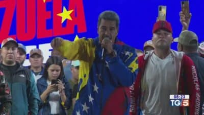 Venezuela, Rodriguez: “Dialogo costruttivo con gli Usa”. Arrivano 300 milioni di dollari dal petrolio