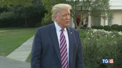 Venezuela, liberati due detenuti italiani. Trump alza il tiro: “Attacchi via droni contro i narcos”