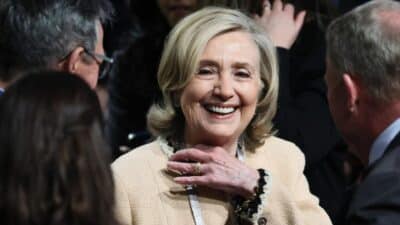 Hillary Clinton sconfessa i Dem sull’immigrazione: “È un fenomeno destabilizzante che ha superato il limite”