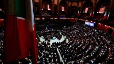 Cambi di partito e voto di fiducia, nuovo regolamento alla Camera: possibili anche sanzioni