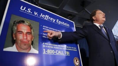 Epstein Files, più accuse che prove: dal Mossad alla CIA, le presunte reti che farebbero tremare l’Occidente