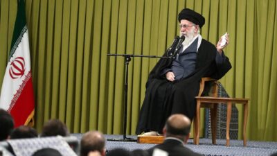 Via ai funerali di Khamenei a Teheran: giallo sulla presenza del figlio Mojtaba