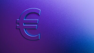 Euro digitale al via, entra in vigore (solo per le banche) la moneta virtuale dell’Ue
