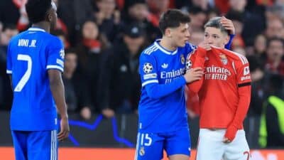 Mondiali di calcio 2026, nuova regola contro il razzismo? Espulso chi parla con la mano davanti alla bocca