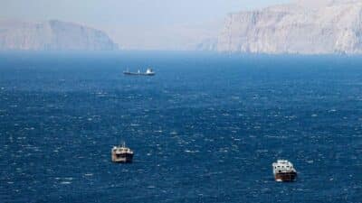 Allarme cherosene in Europa: scorte limitate, voli a rischio se lo Stretto di Hormuz resta bloccato