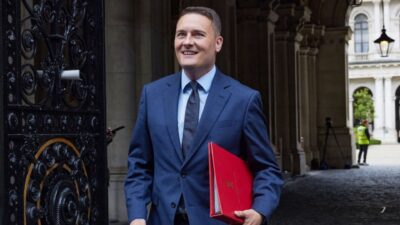 Streeting si dimette dal governo UK e sfida Starmer: presentata la candidatura a capo di partito