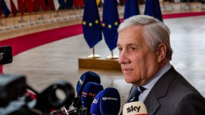 Caos spionaggio, la Russia ha espulso l’addetto militare italiano a Mosca: Tajani parla di “ritorsione”